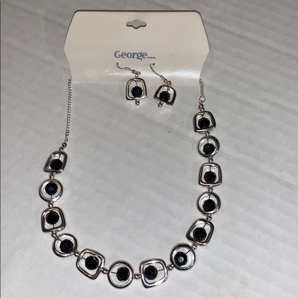 NWT earring and necklace set